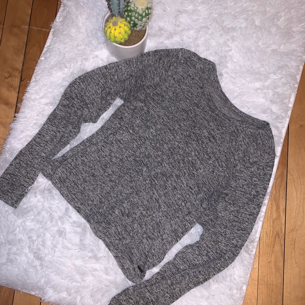 Grey top